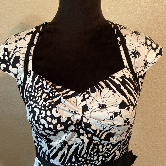 Spense Dress - Picture 2 of 9